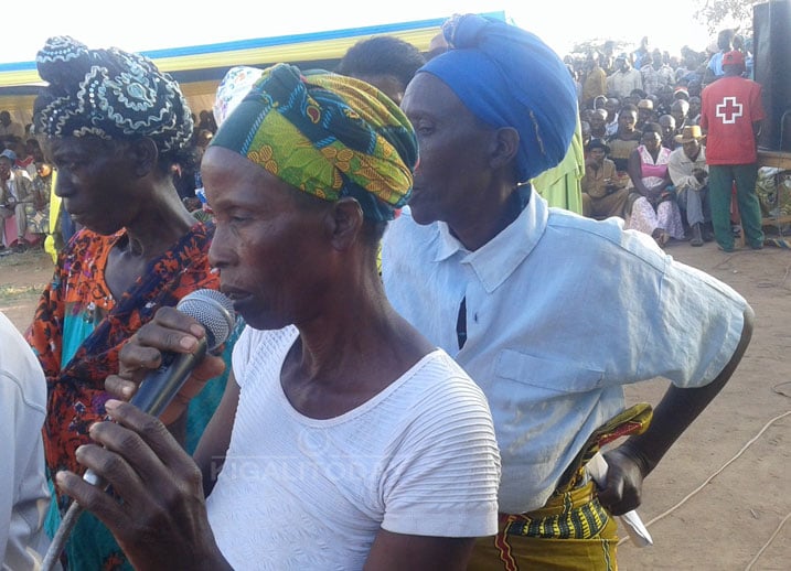 Abaturage bari biguriye imodoka yo kubateza imbere ikibwa barataka inzara