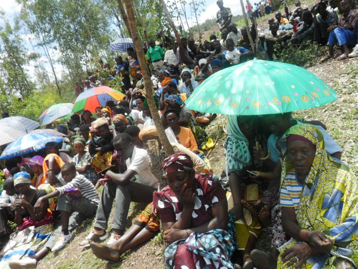 Abaturage bitabiriye urubanza ari benshi.