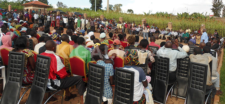Abaturage baturutse mu mirenge itandukanye bitabiriye ibirori. 