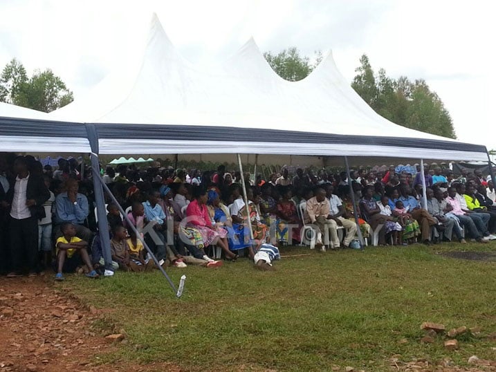 Abaturage benshi bari bitabiriye uyu muhango.