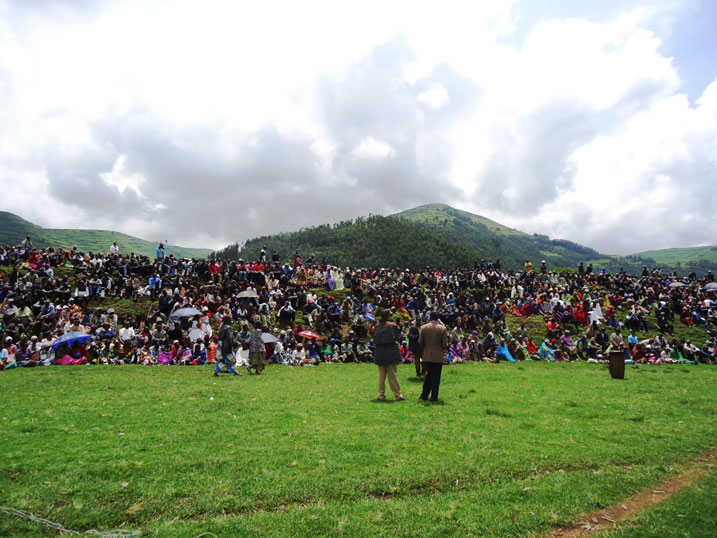 Abaturage bo mu murenge wa Bigogwe bashishikarizwa kwandikisha abana.