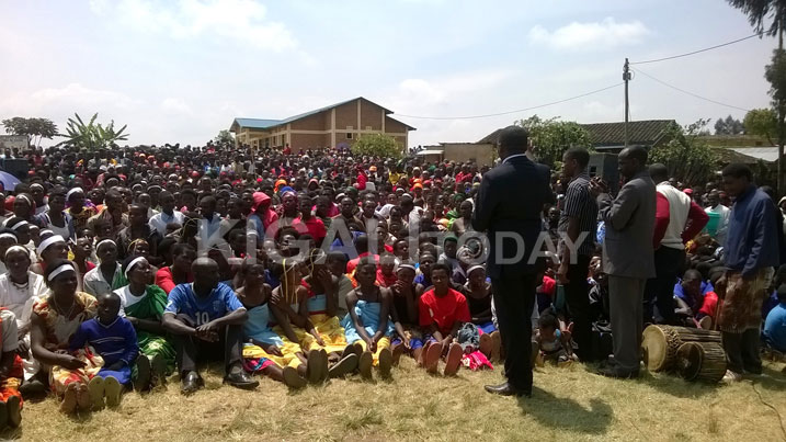 Abaturage ngo bishimira aho Perezida Kagame yabakuye kuko ngo bwa Perezida Habyarimana Gikongoro yose bashakaga kuyitera ishyamba bakahabirukana.