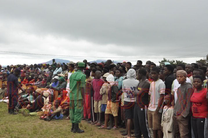 Abaturage bateze amatwi ibiganiro nyuma yo gufatanya na AERG na GAERG gufata mu mugongo abarokotse Jenoside mu Cyanika.