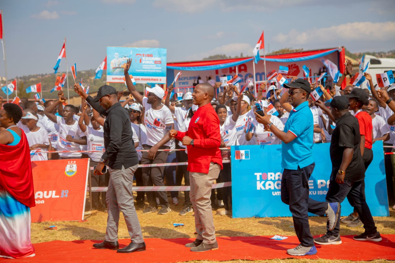 Abaturage ba Kicukiro mu murenge wa Gikondo bitabiriye kwamamaza umukandida wa FPR-Inkotanyi