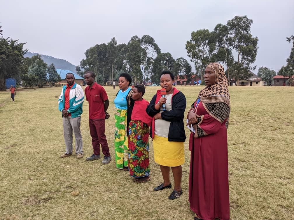 Abaturage bahawe umwanya wo kubaza ibibazo no gutanga ibitekerezo ku cyakorwa mu kurihashya burundu