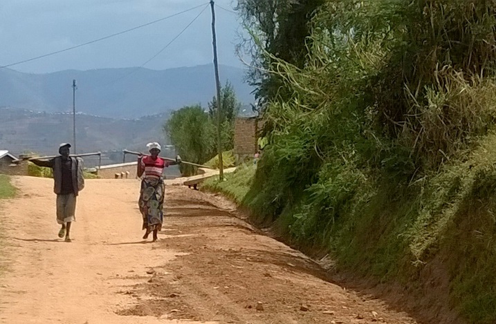 Abaturage barasabwa kujya bakora cyane bongera amasaha yo gukora ko aribwo bazabona umusaruro.