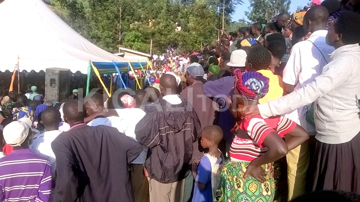 Abaturage barishimira ko abayobozi bo mu nzego zo hejuru babasura bakundurana ibitekerezo.