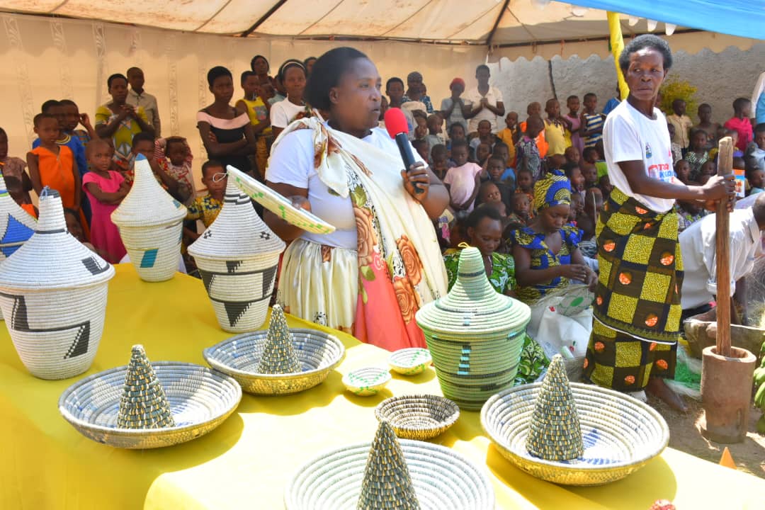 Abaturage basabwa kugira ibyo bakora bindi bibinjiriza amafaranga ngo babasha kwigira koko