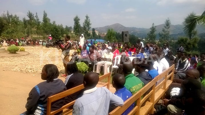 Abaturage basanga umuganda uri mu bimenyetso bigaragaza kwibohora ubukene.