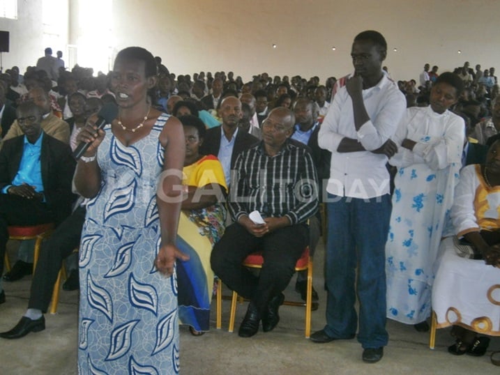 Abaturage batangaga ibitekerezo mu bwisanzure.