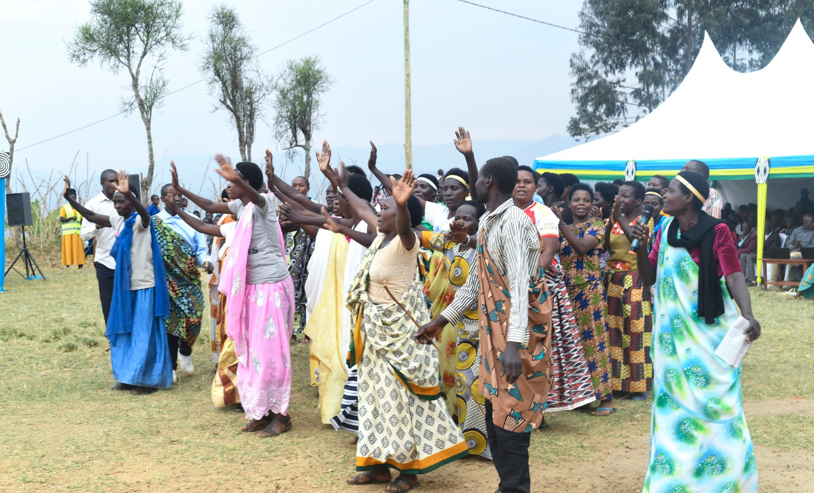 Abaturage bishimiye umwanya bariho