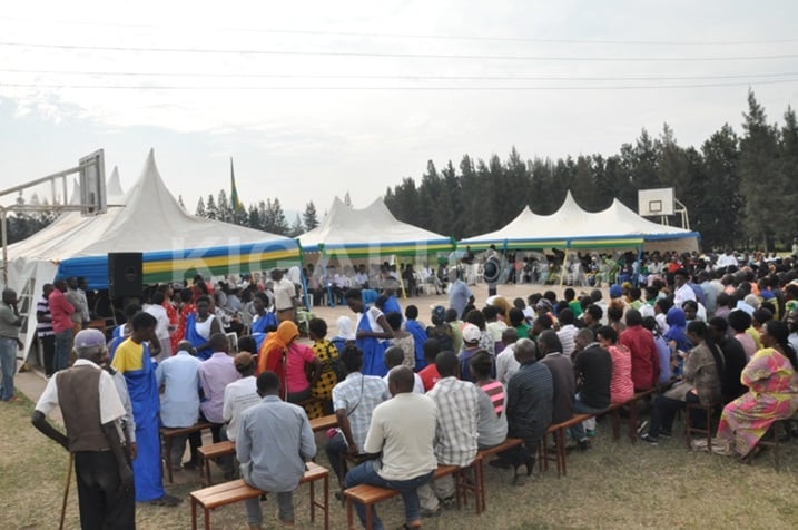 Abaturage bitabiriye ibiganiro ku ngingo y'i 101 ku bwinshi.