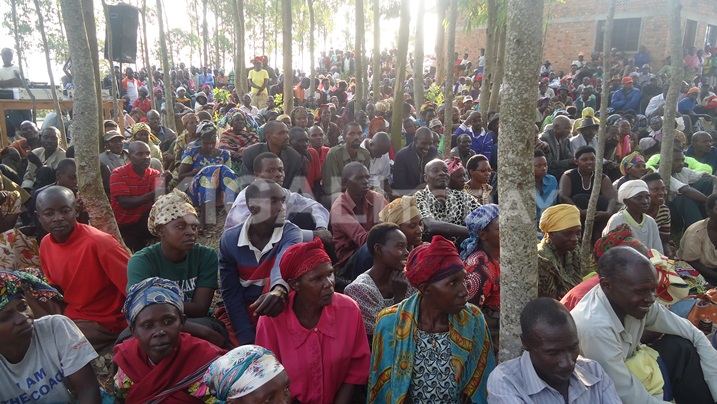 Abaturage bo mu murenge wa Cyabakamyi babimburiye abandi mu gutanga ibitekerezo bisaba ko ingingo 101 mu itegeko Nshinga ry'u Rwanda ivugururwa.