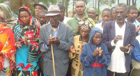 Aba baturage basabye Guverineri kubakemurira ibibazo by'amazi n'umuriro.