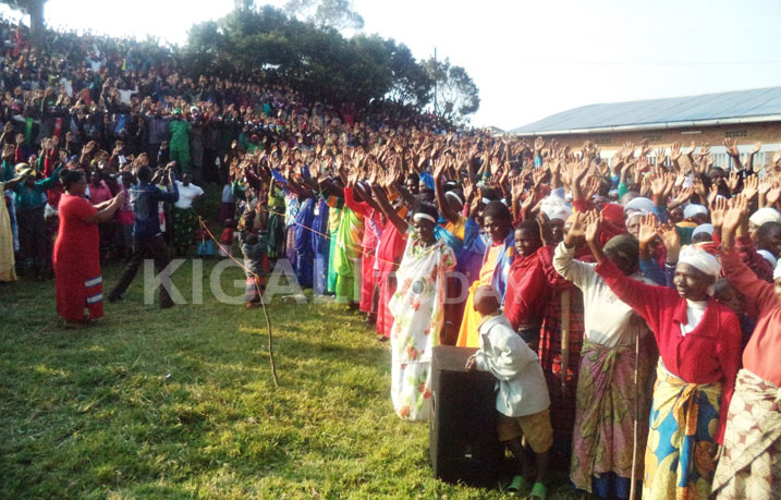 Abatuye mu Murenge wa Rusebeya bose bemeje ko bashyigikiye ko ingingo y'101 yavugururwa.