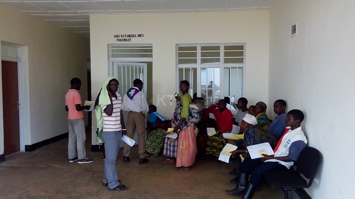 Abatuye mu murenge wa Minazi akarere ka Gakenke barishimira ikigo nderabuzima begerejwe, bakaba batagikora ingendo ndende cyangwa ngo bivuze magendo.