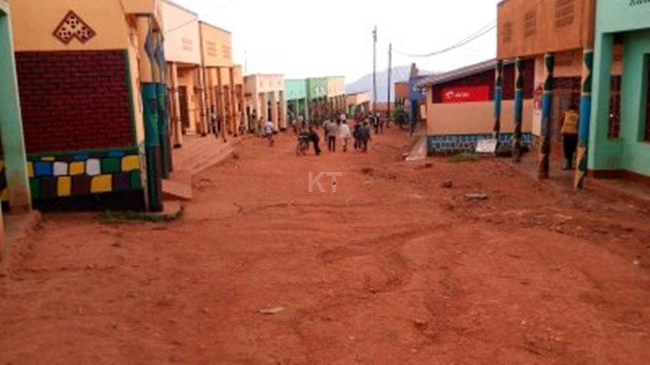 Abatuye mu murenge wa Ruli mu karere ka Gakenke barasaba gukorerwa umuhanda ubahuza n