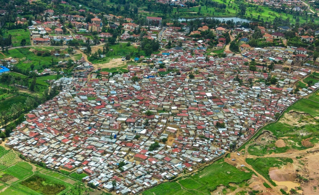 Abatuye muri aka gace Leta irimo gushaka uko ihabakura kugira ngo hubakwe inzu ziberanye n