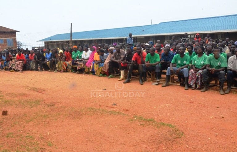 Abatuye umurenge wa Mukura muri Rutsiro barinubira amafaranga ibihumbi 10RWf acibwa uwabyariye mu rugo 