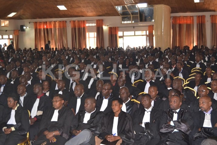 Abavoka bari bitabiriye igikorwa cy