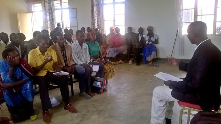 Abavuzi ba gakondo biyemeje guhindura imikorere bagahinyuza ababita abarozi.