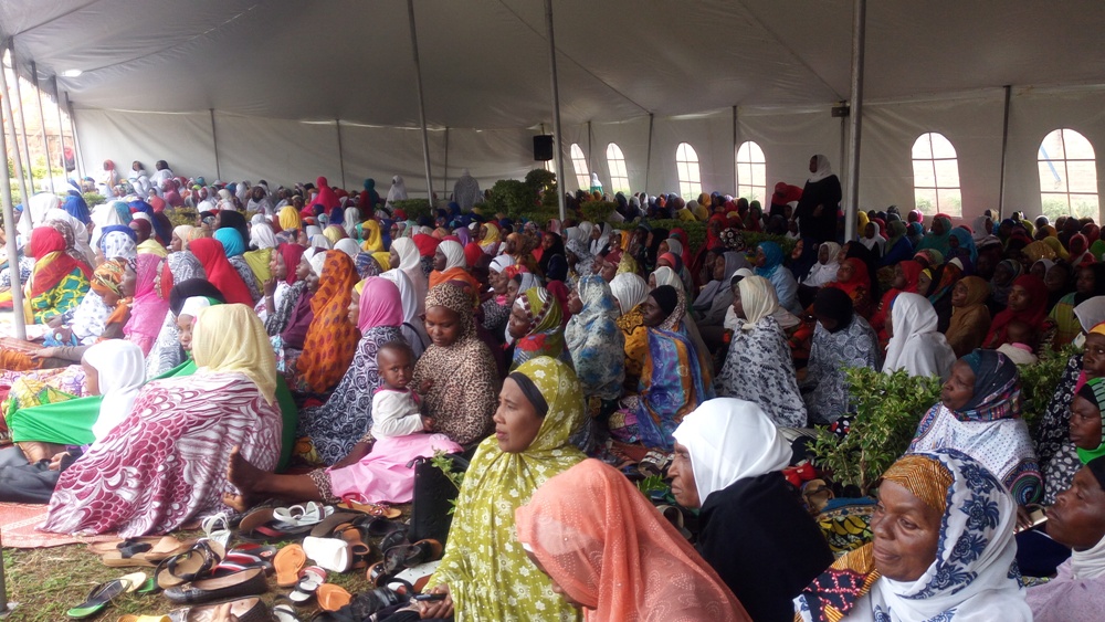 Abayisilamukazi bahagarariye abandi mu Ntara y'Amajyepfo bajya bafata igihe bakajya gusura bagenzi babo bo mu turere two muri iyi ntara mu rwego rwo kurushaho kumenyana