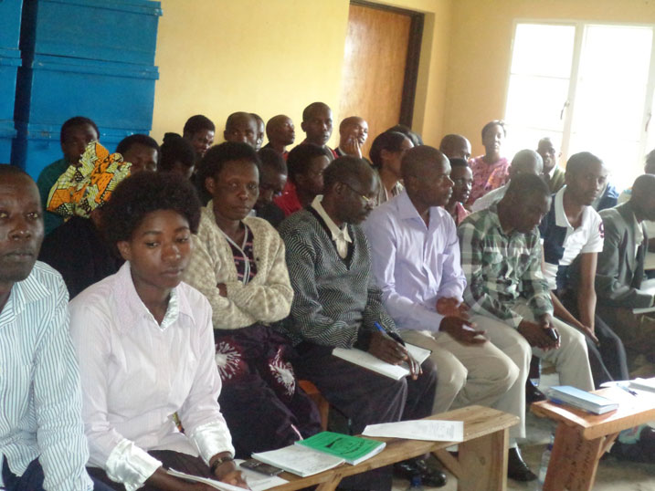 Bamwe mu bayobozi b'ibigo by'amashuri bari bari muri iyo nama.