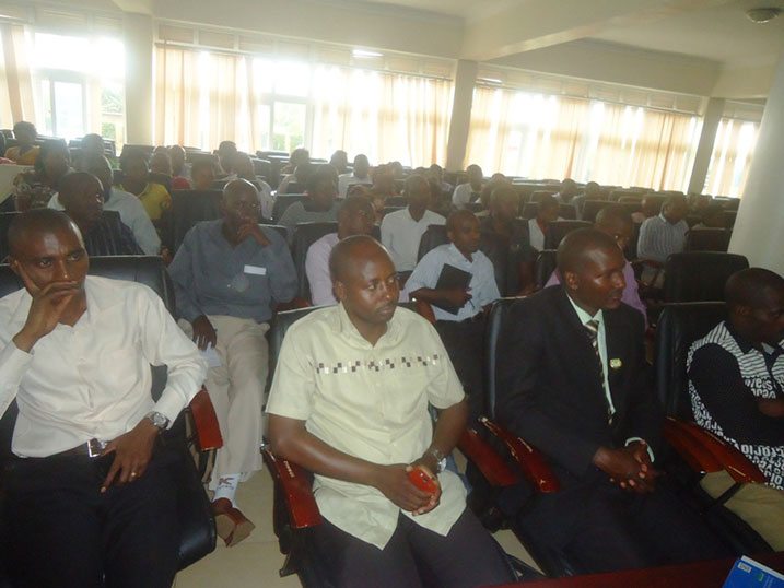 Abayobozi bari mu biruhuko basabwe kubivamo igitaraganya.