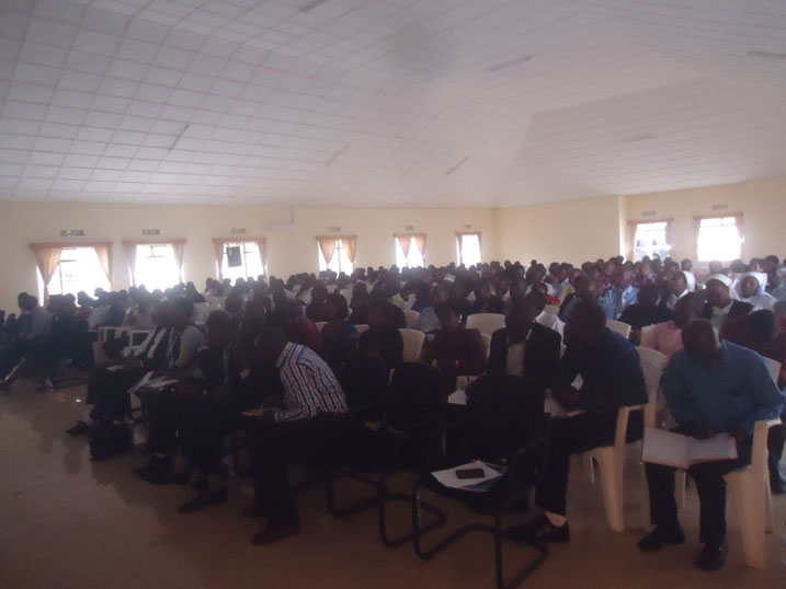 Abafite uburezi mu nshingano basabwa kwirinda ko abana bata ishuri barebera.