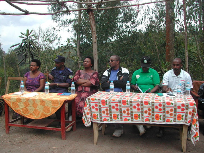 Abayobozi bemeza ko umuganda ari ngombwa kugira ngo abaturage barusheho kwigira.