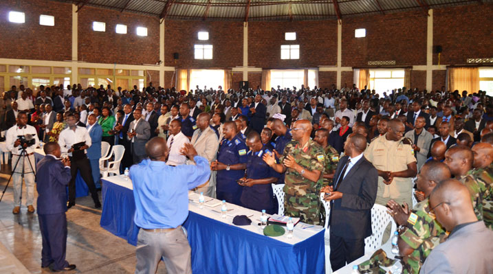 Abayobozi basabwe kurangwa n'indangagaciro zo kubahana, kwizerana no gufatanya.