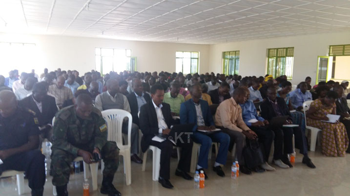 Abayobozi b'amashuri abashinzwe uburezi mu mirenge ya Karongi n'abafatanyabikorwa biyemeje umusanzu wabo mu mezi 10 buri mudugudu ukaba ufite ishuri ry'incuke.