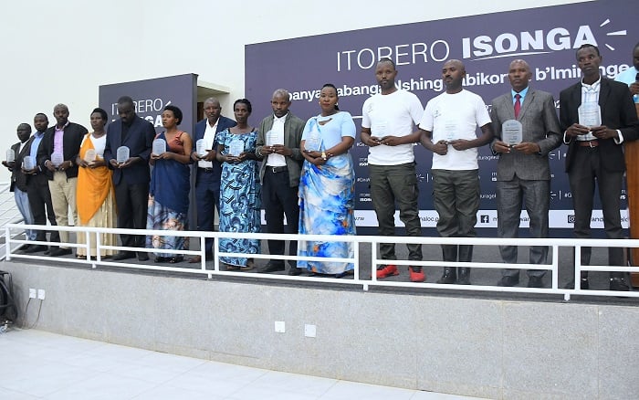 Abayobozi b'imidugudu n'utugari bahanze udushya bahawe ibikombe