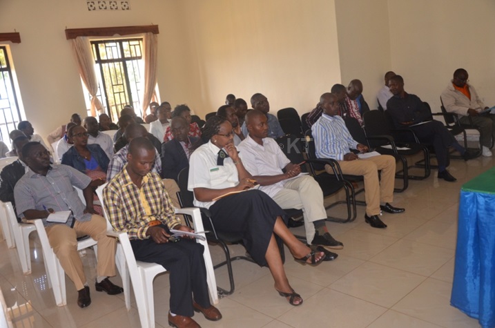Abayobozi b'imirenge bavuga ko BNR na RCA bavuga ko bivanga mu ibibazo by'ibigo by'imari kandi bitabareba.
