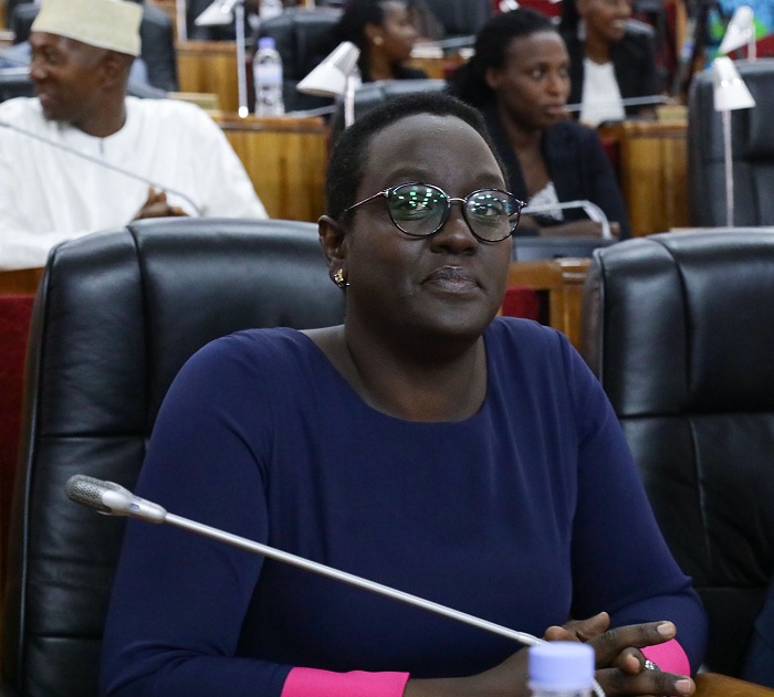 Madame Kayisire Marie Solange yagizwe Minisitiri w'ibikorwa by'Ubutabazi avuye ku mwanya wa Minisitiri w'Ibikorwa by'Inama y'Abaminisitiri, akaba asimbuye Madame Kamayirese Germaine