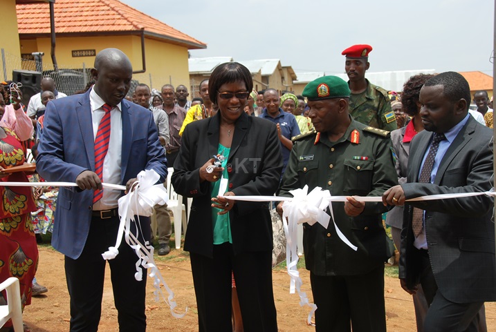Abayobozi bataha ku mugaragaro zubakiwe abatishoboye.