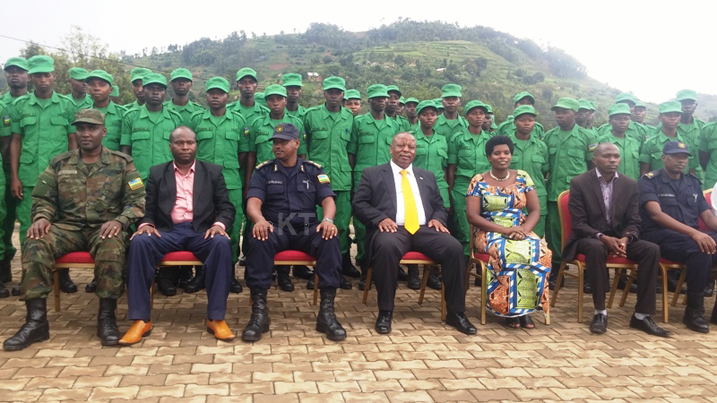 Abayobozi batandukanye bari bitabiriye umuhango w'irahira rya ba-DASSO