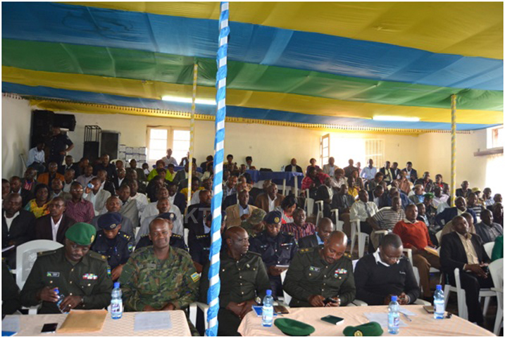 Abayobozi batandukanye bari bitabiriye icyo kiganiro