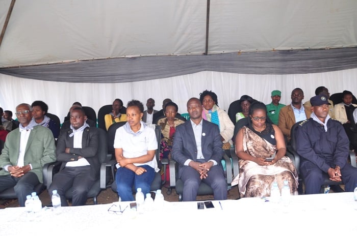 Abayobozi batandukanye bitabiriye umuhango wo kwibuka abahoze ari abakozi b'uruganda rwa Shagasha