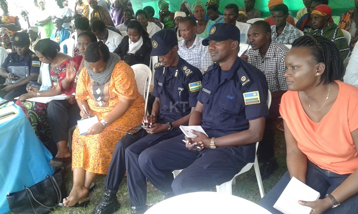Abayobozi batandukanye mu nzego zishinzwe kurwanya ihohoterwa rishingiye ku gitsina bari bitabiriye ibyo biganiro.
