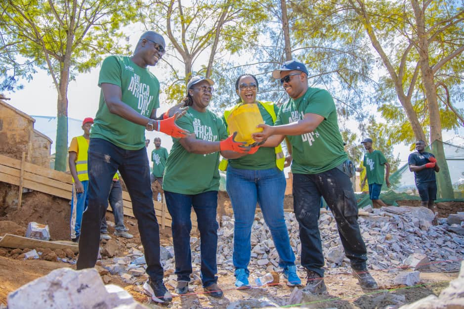 Abayobozi bitabiriye umuganda