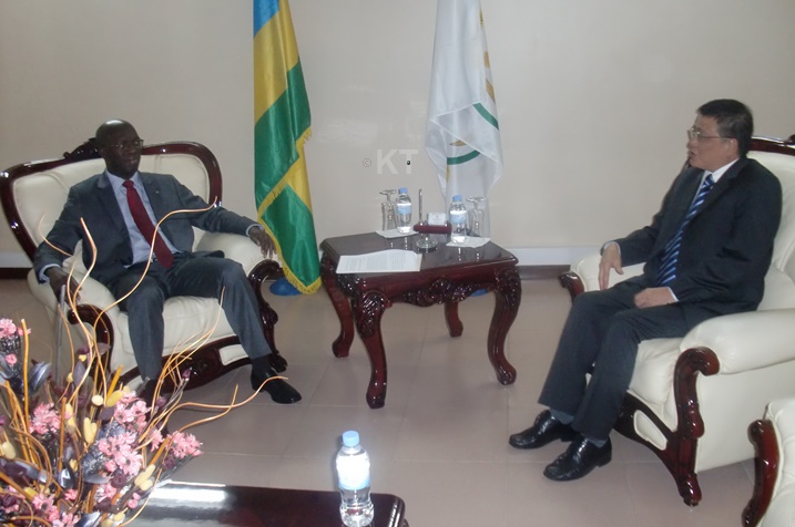 Abayobozi bombi bishimiye ko umubano w'Ubushinwa n'u Rwanda ari mwiza.