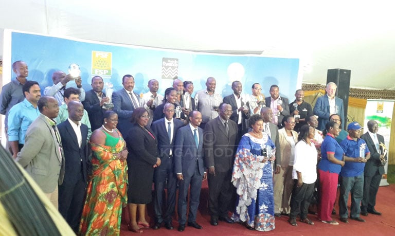 Abayobozi mu nzego za Leta hamwe n'abikorera babaye indashyikirwa mu gukora ibikomoka mu Rwanda 
