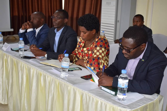 Abayobozi b'uturere biyemeje gukorana n'abanyamadini bagakangurira abaturage kugira isuku