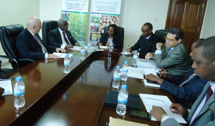 Abitabiriye ibiganiro Perezida wa IFAD yagiranye na Ministiri w