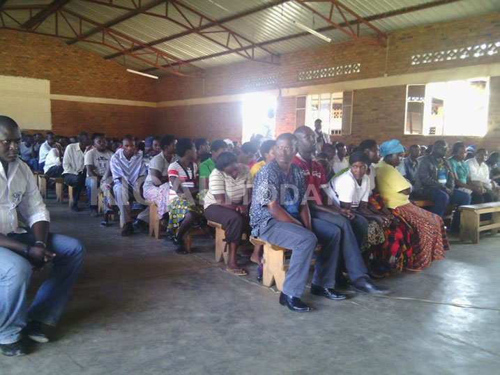 Abitabiriye ibiganiro mu Mudugudu wa Rubumba.