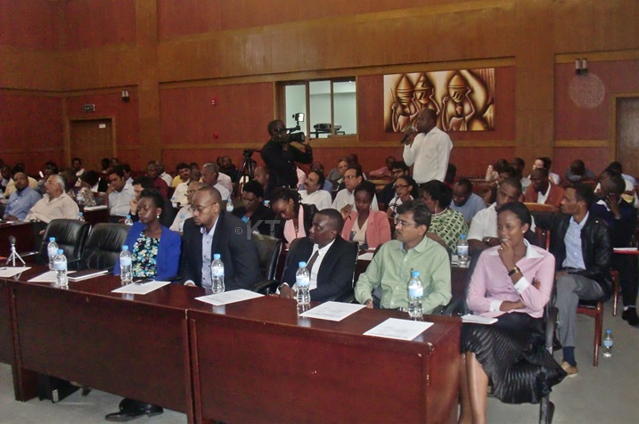 Abitabiriye ibiganiro kuri Made in Rwanda bahawe umwanya wo gutanga ibitekerezo.