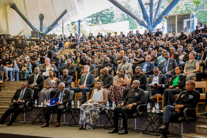 Abitabiriye umahango wo kwibuka ku nshuro ya 30 abari abakozi ba minisiteri y'uburezi bazize genocide yakorewe abatutsi