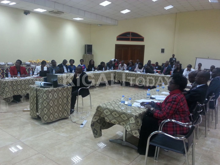 Abitabiriye inama y'ikigo cy'Umujyi wa Kigali gishinzwe guhuza abakoresha n'abashaka akazi.