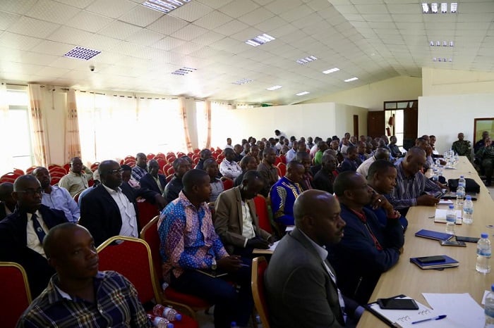 Aborozi basabwe kwirinda kuragira mu kigo cya gisirikare no kubisangiza bagenzi babo